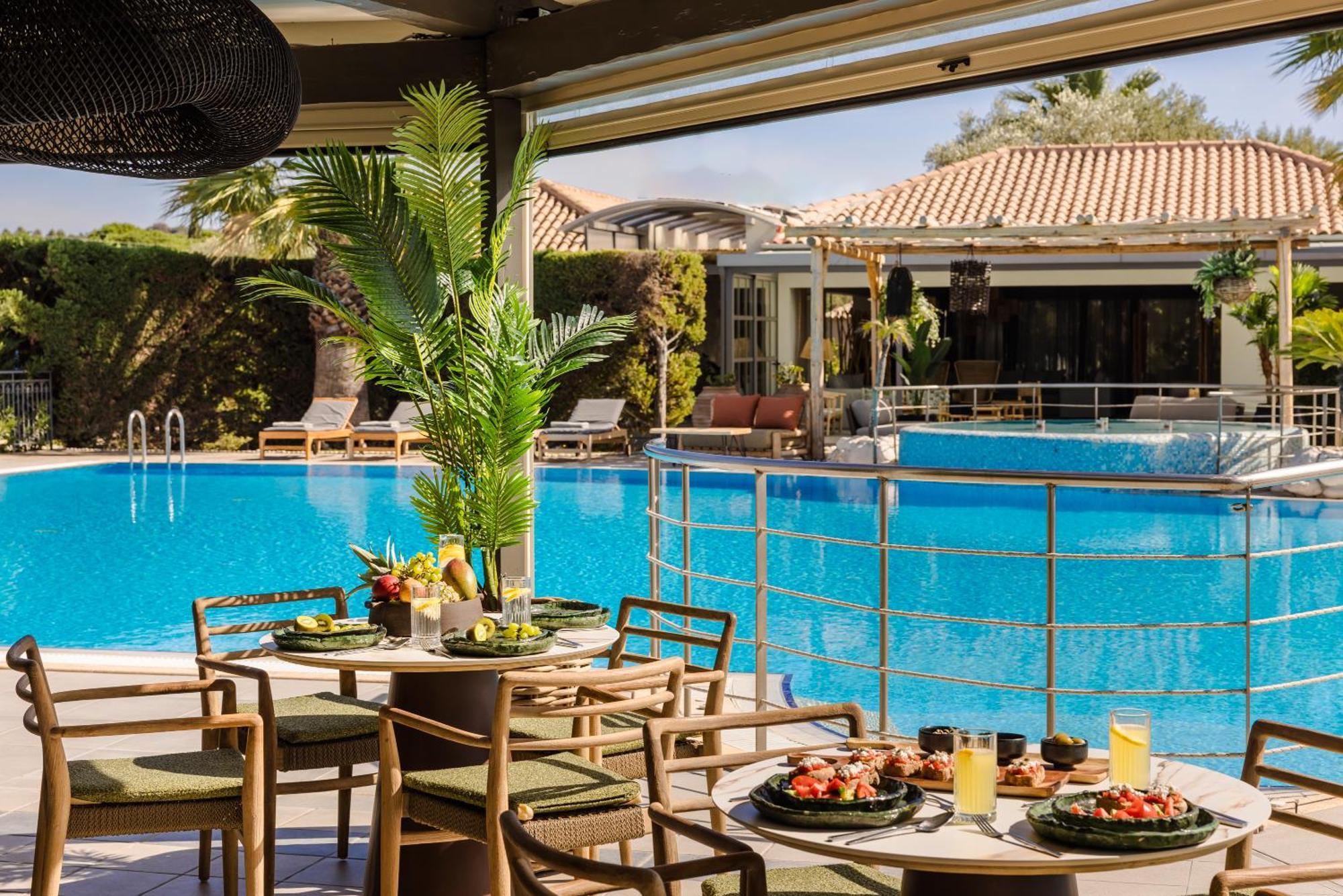 Avithos Hotel