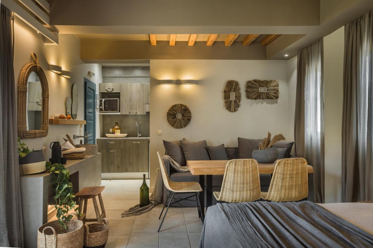 Avithos Hotel
